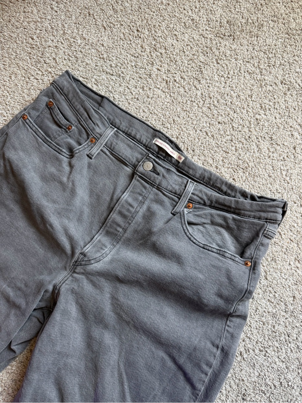 Levi's Women’s Skinny Jeans in Charcoal Gray
